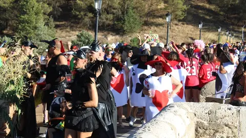 Desfile de disfraces y pregón de las Fiestas de Cabezón de Pisuerga (06/16) | Valladolid Plural