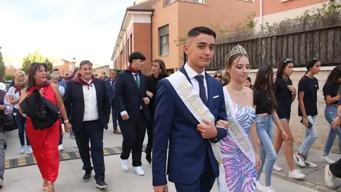 Pasacalles y pregón de las fiestas de San Cipriano de Fuensaldaña (05/16) | Valladolid Plural