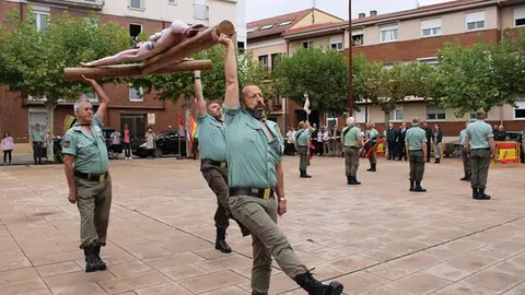 Desfile de los Antiguos Legionarios y comida popular en el Día de los Mayores de Santovenia (01/14) | Valladolid Plural