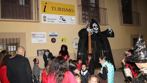 Pasacalles del Terror y Ruta del Miedo en la Noche de Halloween de Cigales (02/15) | Valladolid Plural