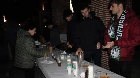 Encendido de la iluminación de Navidad y chocolatada en Fuensaldaña (12/16) | Valladolid Plural