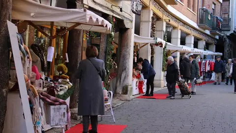 Inauguración del Mercado Navideño del comercio de Medina de Rioseco y comarca 2024 (11/15)