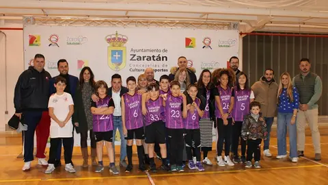 Presentación de clubes deportivos y Fiesta de bienvenida a la Navidad (01/15) | Valladolid Plural