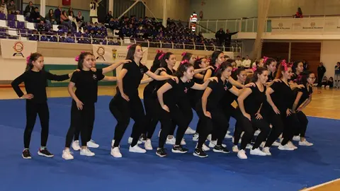 Presentación de clubes deportivos y Fiesta de bienvenida a la Navidad (02/15) | Valladolid Plural