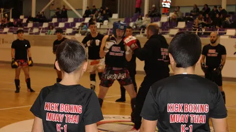 Presentación de clubes deportivos y Fiesta de bienvenida a la Navidad (08/15) | Valladolid Plural