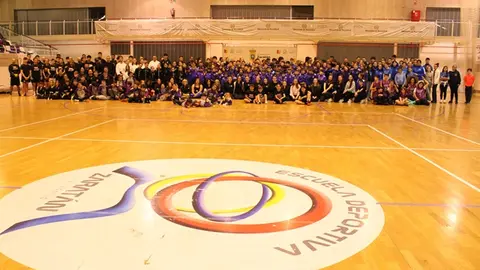 Presentación de clubes deportivos y Fiesta de bienvenida a la Navidad (09/15) | Valladolid Plural