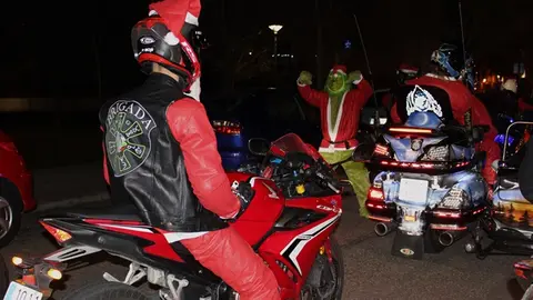 Cabalgata motera de Papá Noel y photocall navideño en Santovenia de Pisuerga 2024 (02/17)