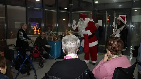 Cabalgata motera de Papá Noel y photocall navideño en Santovenia de Pisuerga 2024 (10/17)