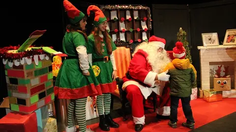 Cabalgata motera de Papá Noel y photocall navideño en Santovenia de Pisuerga 2024 (16/17)