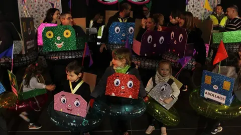 Desfile y concurso de disfraces de Carnaval en Santovenia de Pisuerga (11/17) | Valladolid Plural