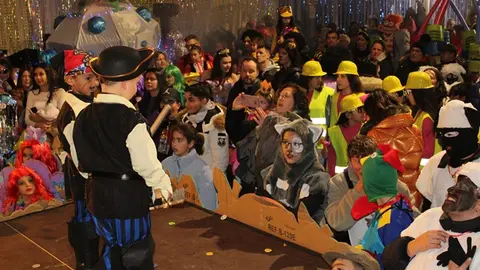 Desfile y concurso de disfraces de Carnaval en Santovenia de Pisuerga (12/17) | Valladolid Plural