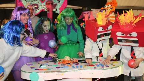 Desfile y concurso de disfraces de Carnaval en Santovenia de Pisuerga (16/17) | Valladolid Plural