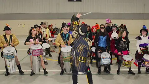 Batucada y concurso de disfraces de Carnaval en Fuensaldaña (01/16) | Valladolid Plural