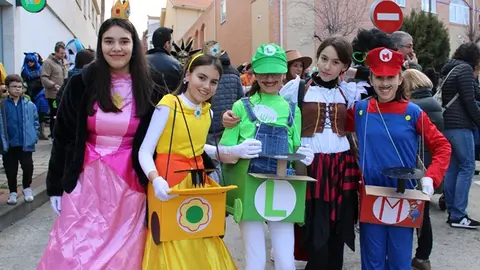 Desfile de disfraces de Carnaval en Zaratán (08/16) | Valladolid Plural