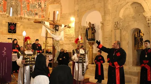 Acto del Descendimiento de la Semana Santa de Fresno el Viejo (04/15) | Valladolid Plural