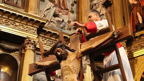 Lavatorio y Crucifixión de la Semana Santa de Nava del Rey 2025 (13/14)