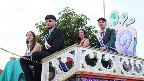 Pregón y desfile de carrozas de las Fiestas de San Juan de Santovenia (05/15) | Valladolid Plural