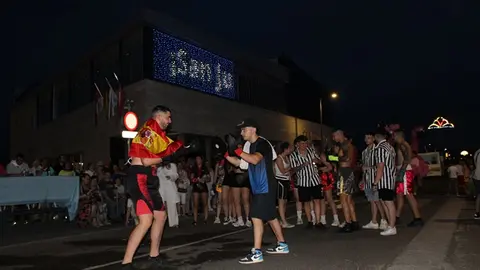 Pregón y desfile de carrozas de las Fiestas de San Juan de Santovenia (11/15) | Valladolid Plural