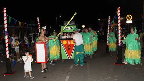 Pregón y desfile de carrozas de las Fiestas de San Juan de Santovenia (13/15) | Valladolid Plural
