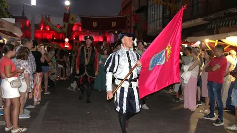 Desfile inaugural de la Semana Renacentista de Medina (08/16) | Valladolid Plural