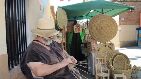 Inauguración del Mercado Artesanal de Tordehumos 2025 (01/14) | Valladolid Plural