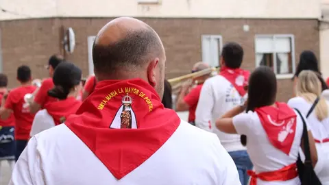 Desfile de peñas y pasacalles de San Fermín de las Fiestas de Portillo (01/15) | Valladolid Plural