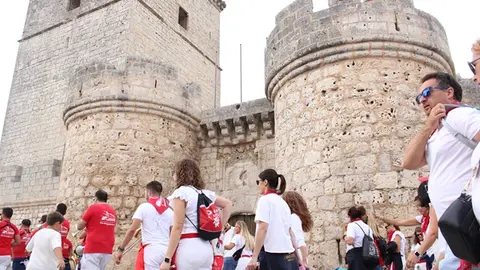 Desfile de peñas y pasacalles de San Fermín de las Fiestas de Portillo (03/15) | Valladolid Plural