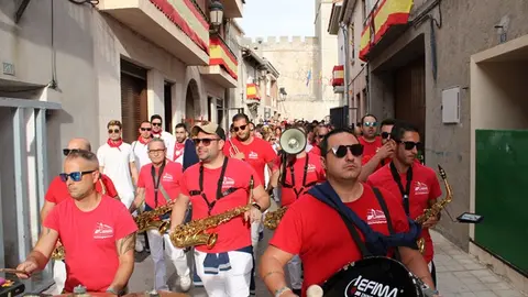 Desfile de peñas y pasacalles de San Fermín de las Fiestas de Portillo (11/15) | Valladolid Plural