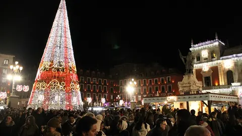 Encendido de las luces de Navidad de Valladolid 2025 (09/13) | Valladolid Plural
