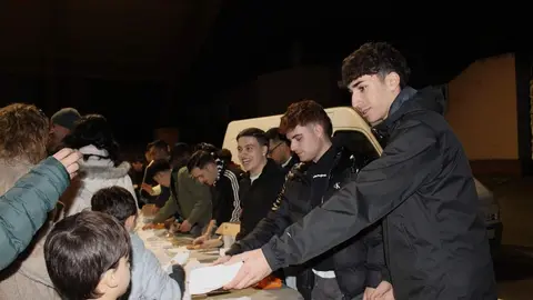 Encendido de luces, espectáculo piromusical y chocolatada en Fuensaldaña 2025 | Valladolid Plural