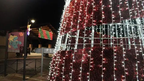 Encendido de luces, espectáculo piromusical y chocolatada en Fuensaldaña 2025 | Valladolid Plural
