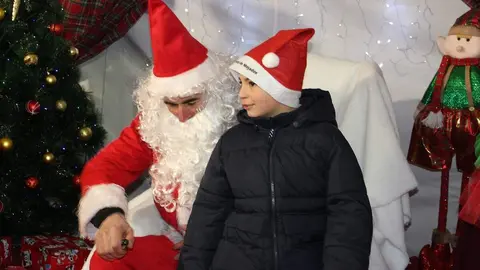 Llegada motera de Papá Noel en la Navidad de Mojados 2025 | Valladolid Plural