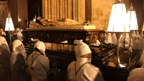 Salida de los Pasos Grandes y procesion del Viernes Santo Semana Santa Medina de Rioseco 2026 (11)