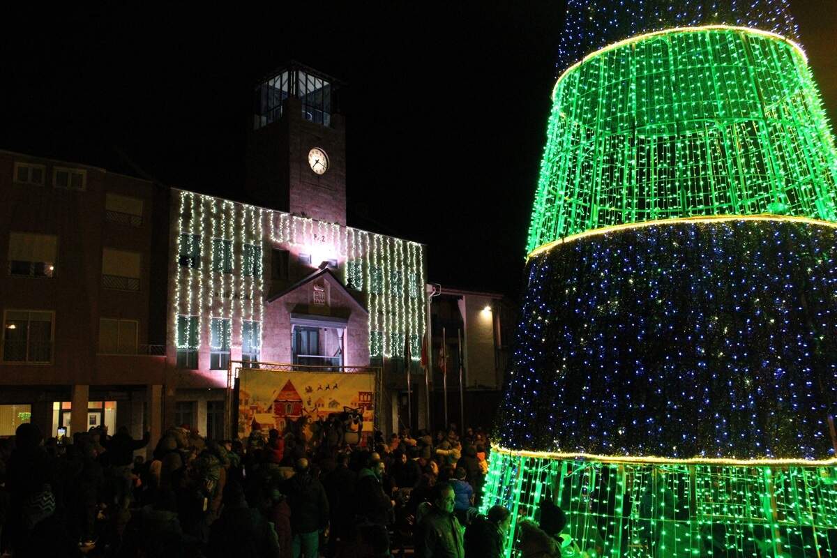 Encendido luces y arbol de Navidad La Cisterniga 2025 (10)