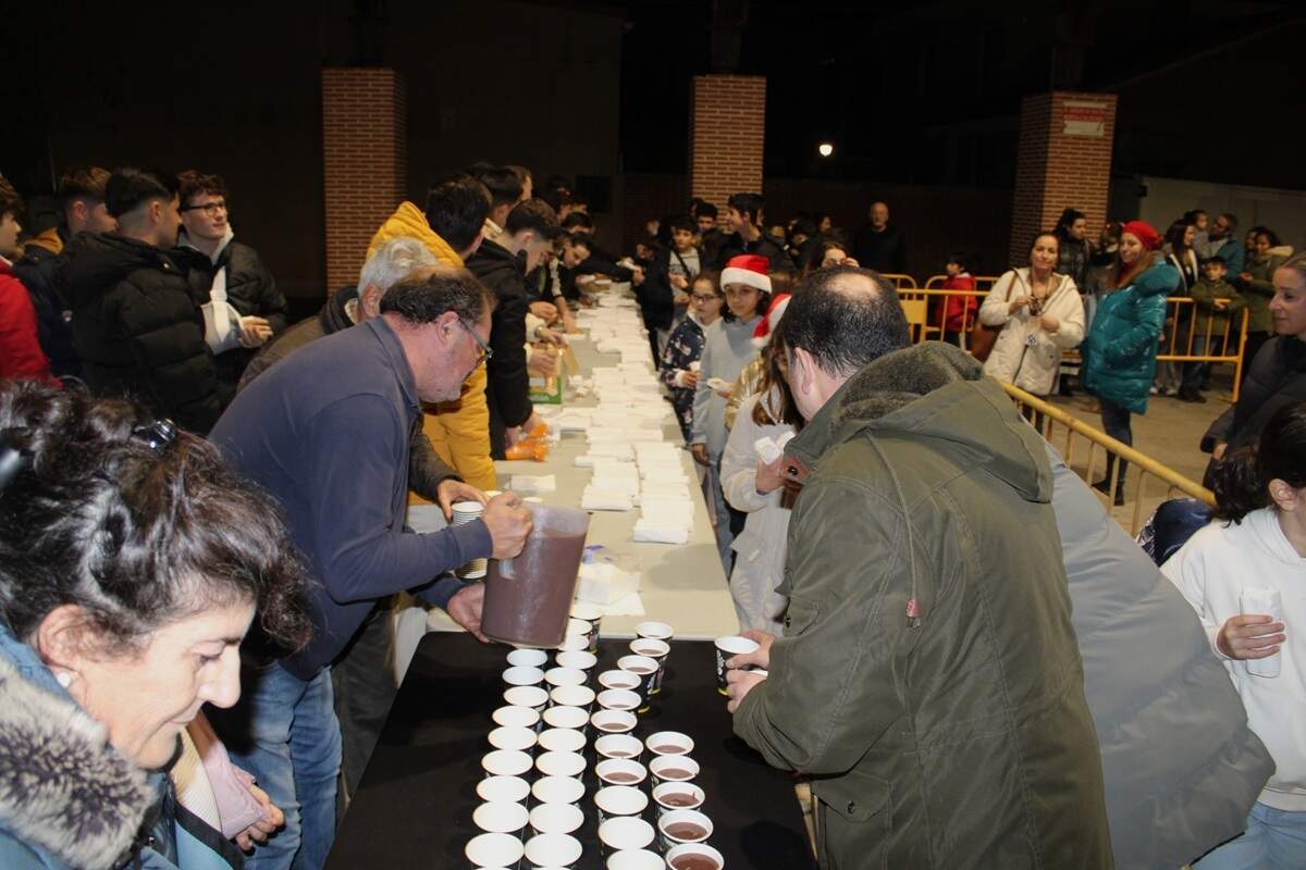 Encendido luces de Navidad y chocolatada Fuensaldana 2025 (8)