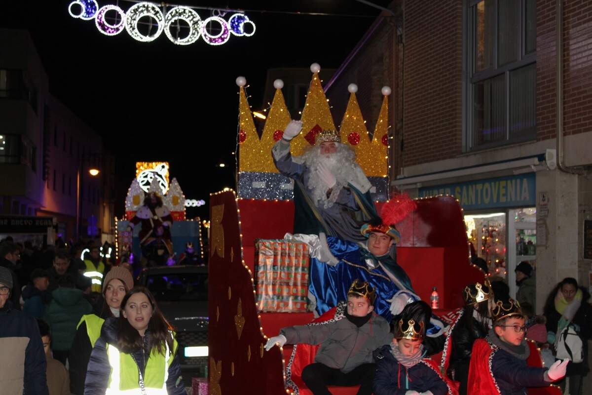 Cabalgata de Reyes Magos Santovenia de Pisuerga 2026 (10)