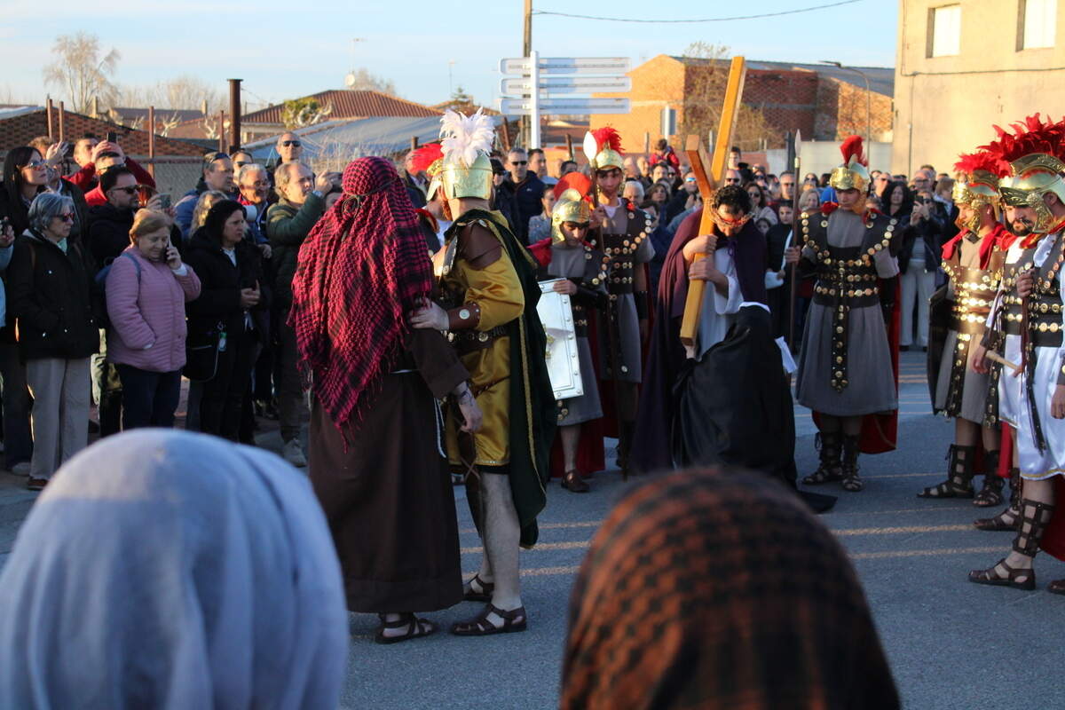 Representacion Viacrucis Juvenil Semana Santa Fresno el Viejo 2026 (12)