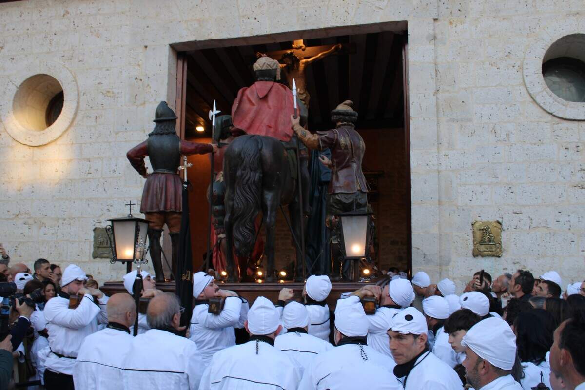 Salida de los Pasos Grandes y procesion del Viernes Santo Semana Santa Medina de Rioseco 2026 (1)
