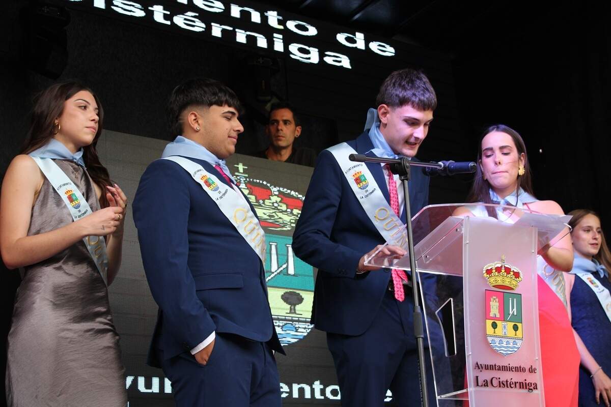 Entrega del panuelo y proclamacion de Quintos y Quintas Fiestas de La Cisterniga 2026 (13)