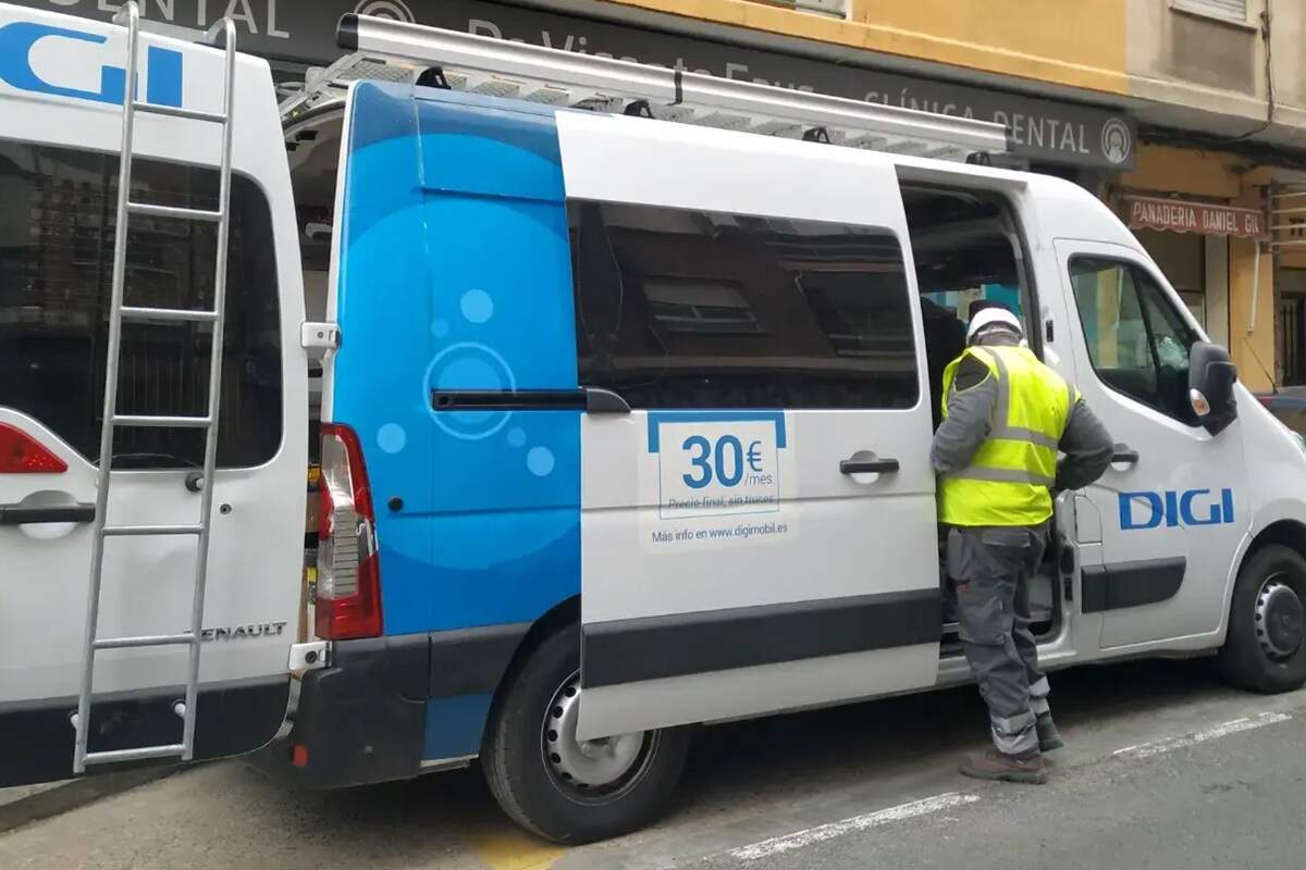 Llega agosto cargado de ofertas laborales en Valladolid y alrededores: instaladores de fibra óptica, administrativos o conductores