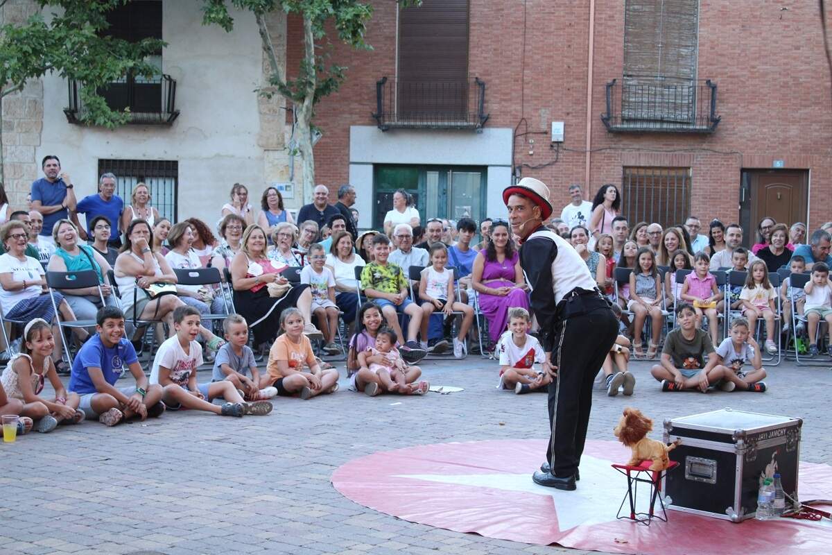 Espectaculo circo Festival El Arte esta en la Calle Cigales 2026 (1)