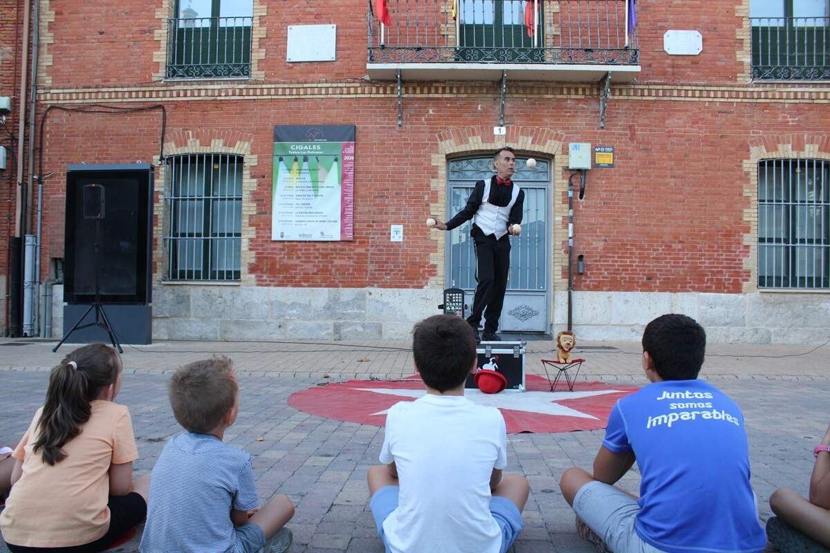 Espectaculo circo Festival El Arte esta en la Calle Cigales 2026 (2)