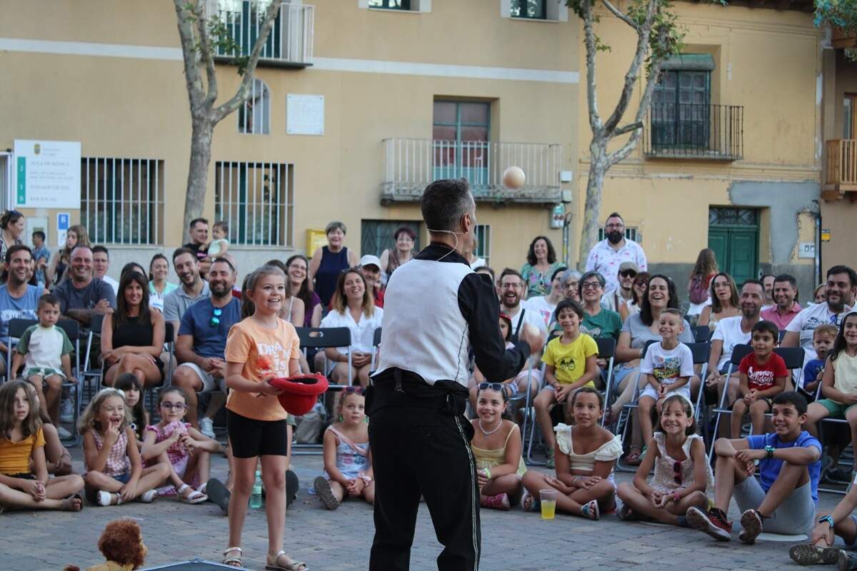 Espectaculo circo Festival El Arte esta en la Calle Cigales 2026 (3)