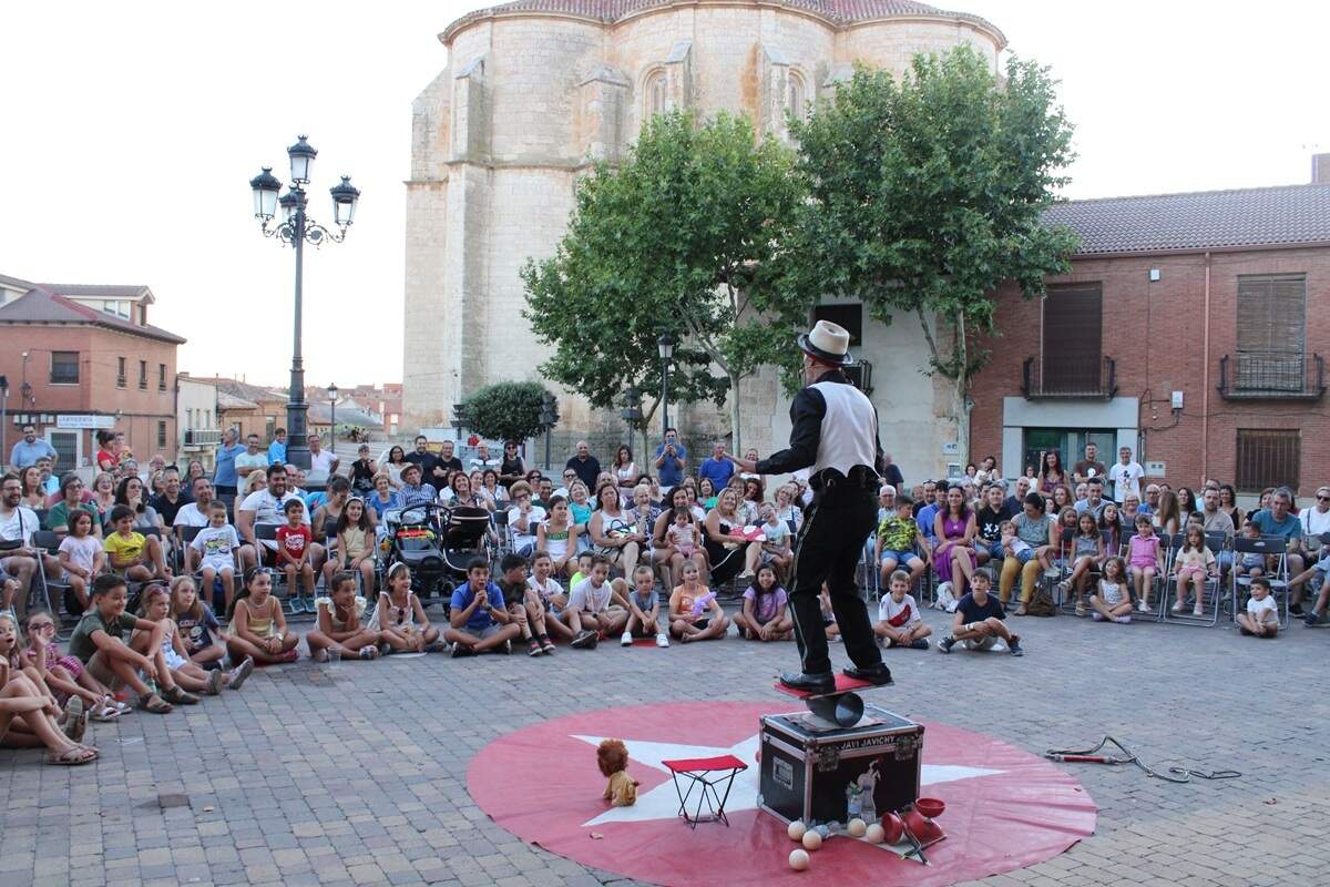 Espectaculo circo Festival El Arte esta en la Calle Cigales 2026 (4)