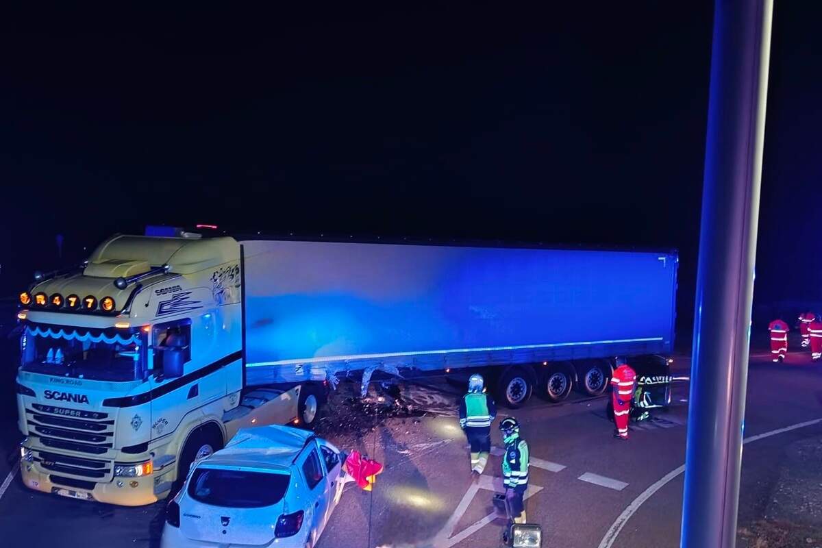 Fallece un joven de 30 años tras un accidente entre un coche y un camión en la fatídica N-122 en Sardón