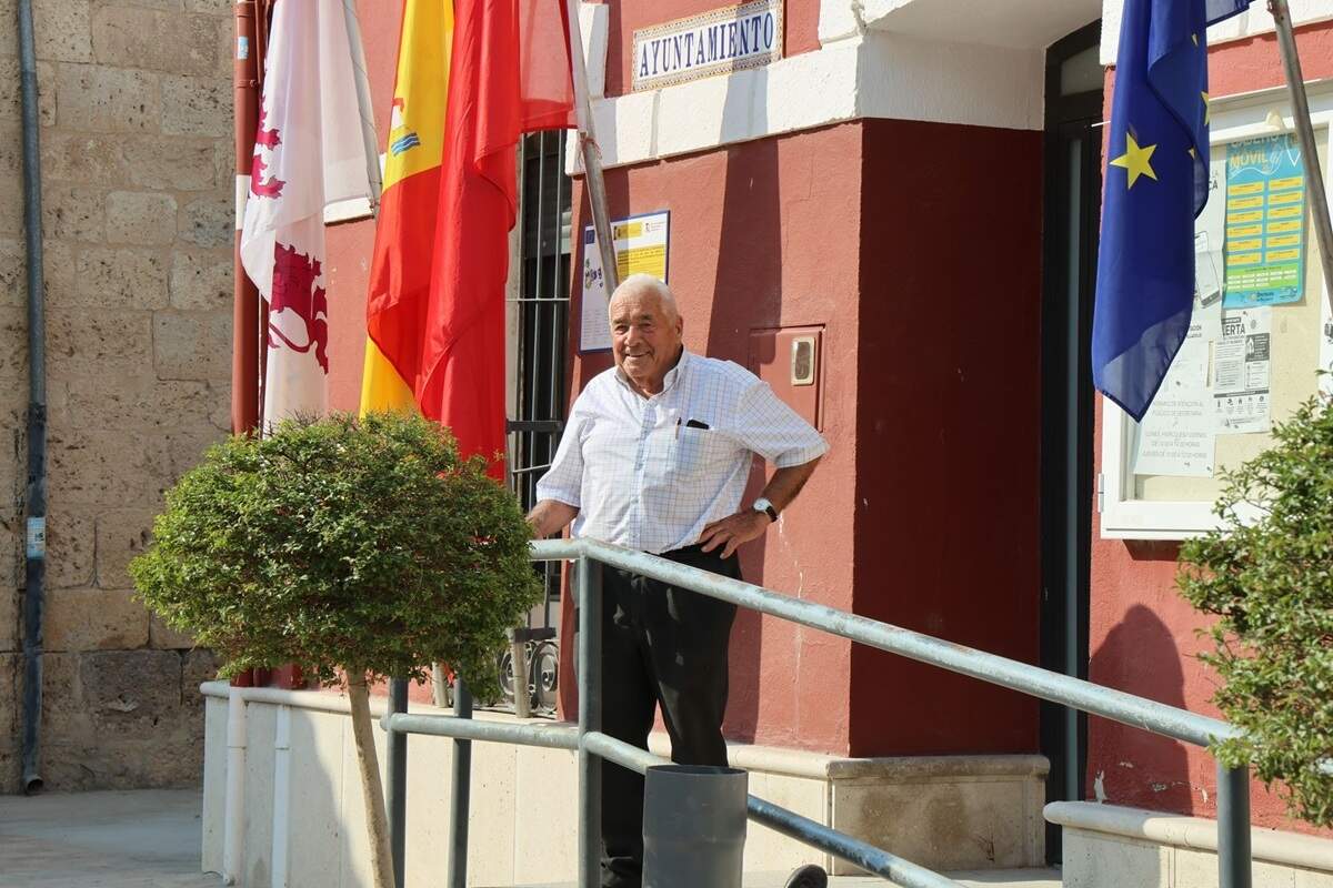 Alcalde de Rabano Juan Garcia Benito Ayuntamiento politica provincial