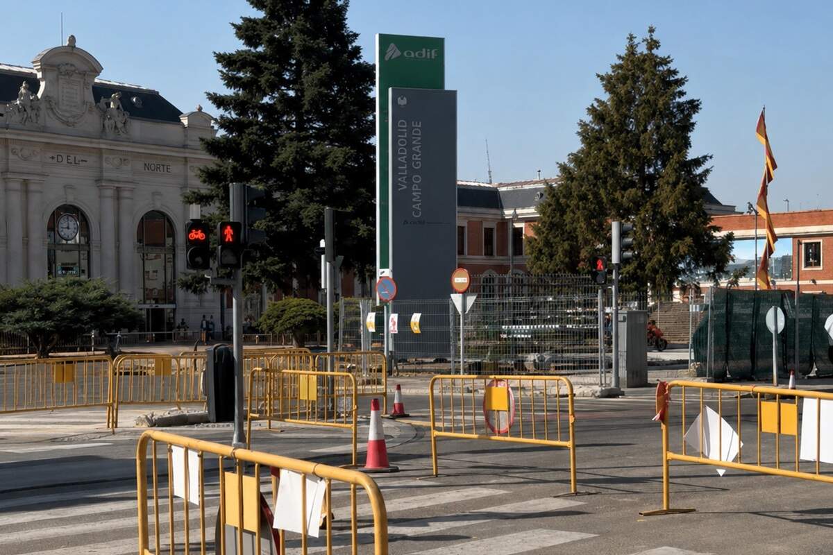 La Junta exige explicaciones a Adif por la retirada del cerramiento histórico de la estación de tren y reclama "respeto" al patrimonio de Valladolid